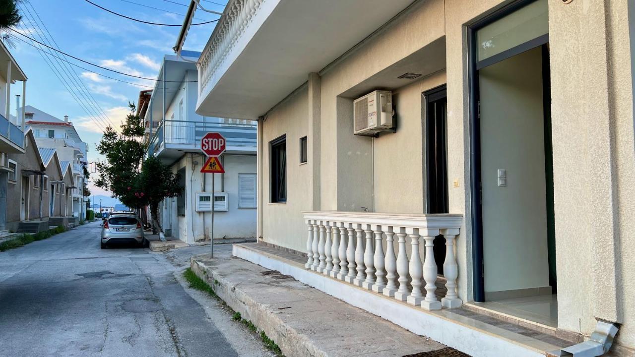 100 Meters From The Sea Apartment ซิโลกาสโตร ภายนอก รูปภาพ
